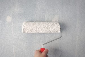 tâche après trois couches de peinture
